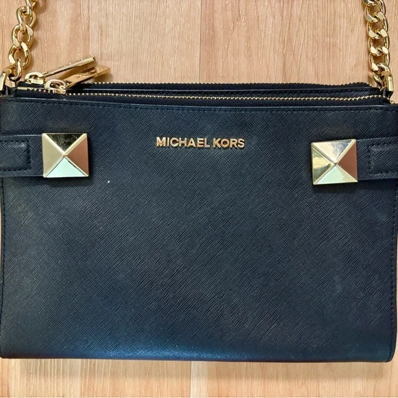 Michael Kors Black Crossbody with Gold Chain - Picture 3 of 3